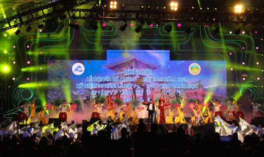 Chương trình sân khấu hóa Lễ khai hội Vía Bà Chúa xứ Núi Sam 2024. Ảnh: Lâm Điền