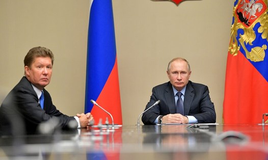 CEO Gazprom Alexei Miller (trái) không tháp tùng Tổng thống Vladimir Putin trong chuyến thăm Trung Quốc vào tháng trước. Ảnh: Điện Kremlin