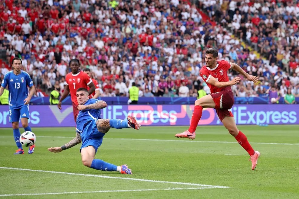 Tuyển Thụy Sĩ đã chơi trên chân hoàn toàn so với tuyển Italy ở trận đấu tại vòng 1/8 EURO 2024. Ảnh: UEFA