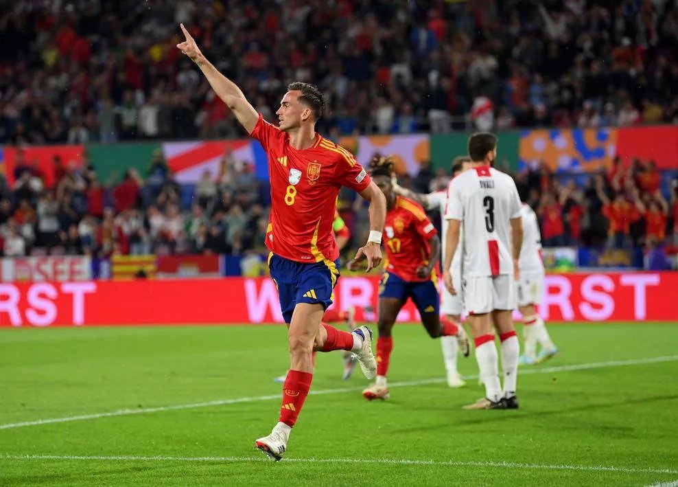 Fabian Ruiz giúp đội tuyển Tây Ban Nha dẫn lại 2-1. Ảnh: UEFA