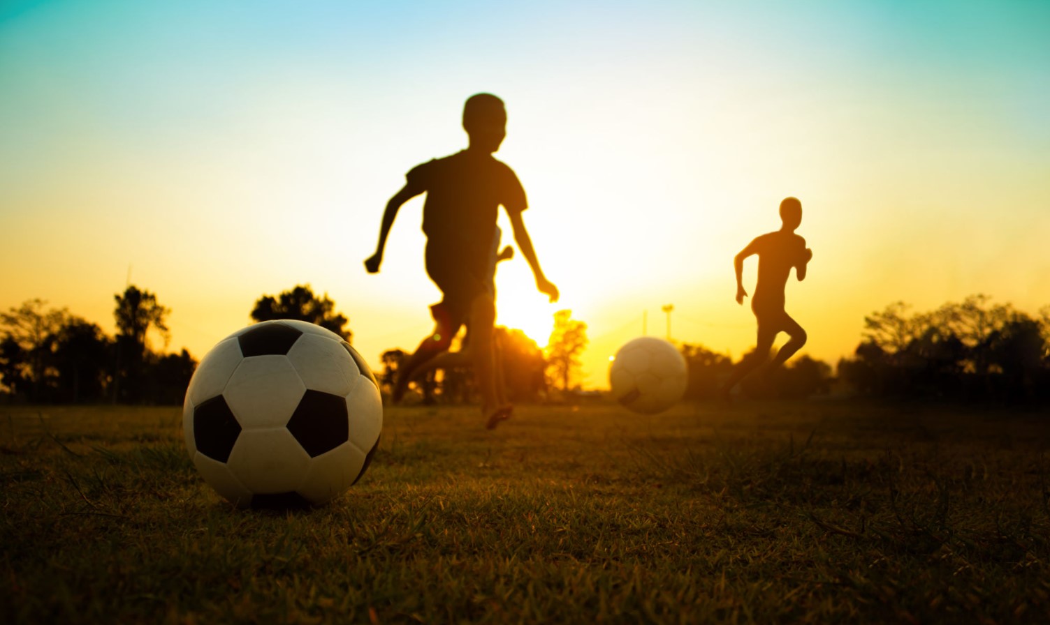 Cha mẹ nên khuyến khích trẻ tham gia các hoạt động thể thao vào dịp nghỉ hè. Ảnh: Pixabay