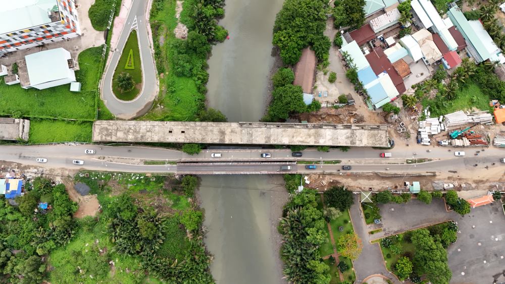 Sau khi hoàn thành, cầu Tăng Long giúp kết nối giữa các phường Tăng Nhơn Phú A, Long Trường, Trường Thạnh trên đường Lã Xuân Oai, thuận lợi cho tàu thuyền qua rạch Trau Trảu phía dưới.