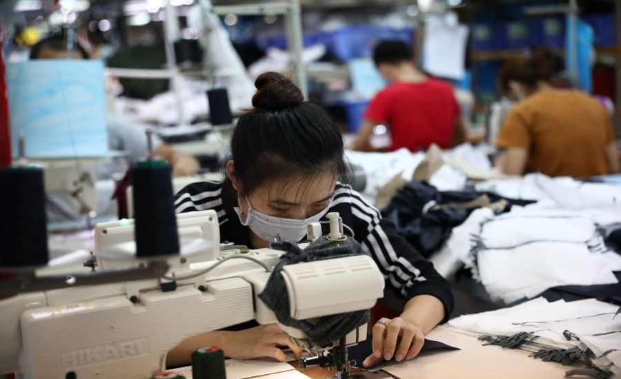 Các doanh nghiệp sản xuất đã dần phục hồi đơn hàng trong nước và xuất khẩu. Ảnh: Cường Ngô