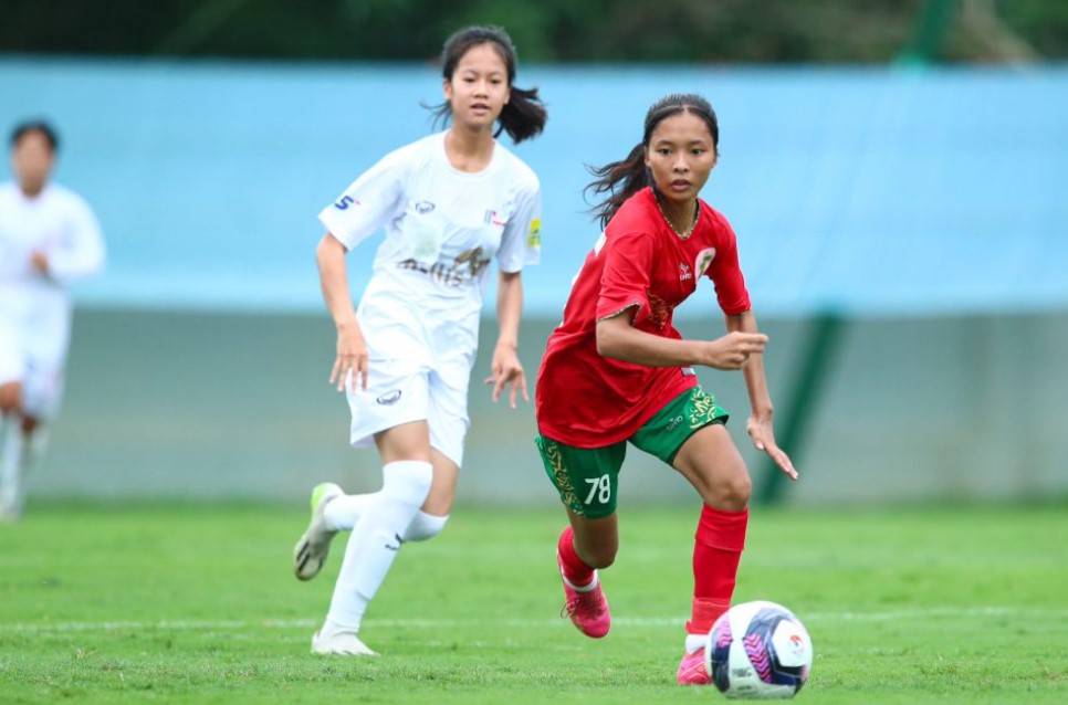 Trận đấu giữa U16 nữ Phong Phú Hà Nam và U16 nữ TPHCM là tâm điểm chú ý của vòng 2 giải bóng đá nữ U16 Quốc gia 2024. Ảnh: VFF