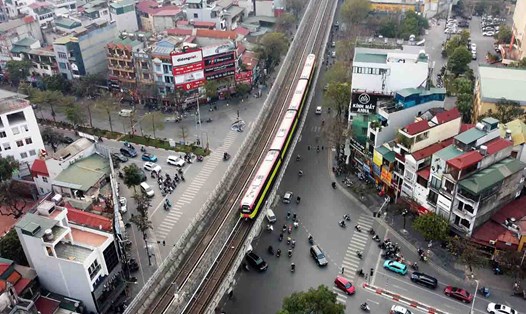 Một trong những nội dung mà HĐND TP Hà Nội sẽ thông qua trong kỳ họp này là đề án tổng thể đầu tư xây dựng hệ thống đường sắt đô thị Thủ đô. Ảnh: Tô Thế