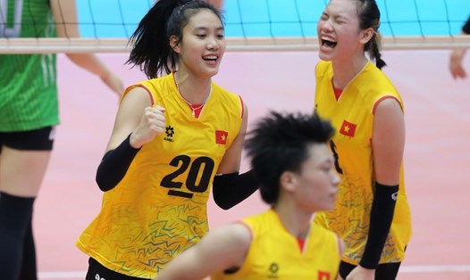 Tuyển bóng chuyền nữ U20 Việt Nam gặp Thái Lan trong trận mở màn giải U20 châu Á. Ảnh: VFV