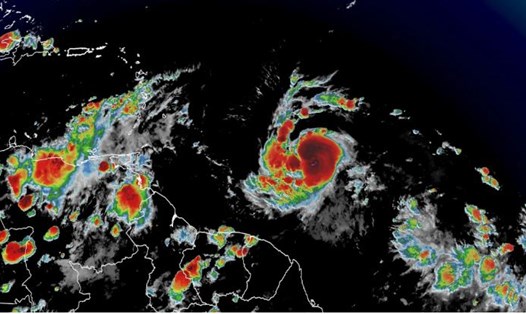 Bão số 2 Beryl là cơn bão cuồng phong sớm nhất ở Đại Tây Dương trong 58 năm qua. Ảnh: CNN Weather