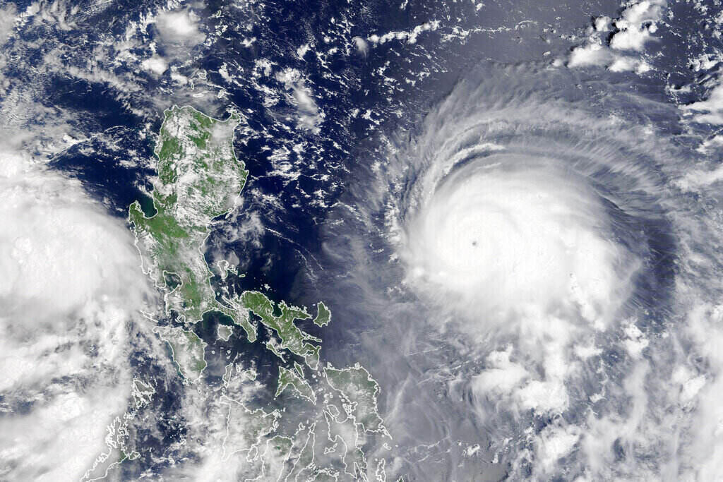 Dự báo 1-2 cơn bão nhiệt đới có thể phát triển trong khu vực dự báo của Philippines trong tháng 6. Ảnh: NASA