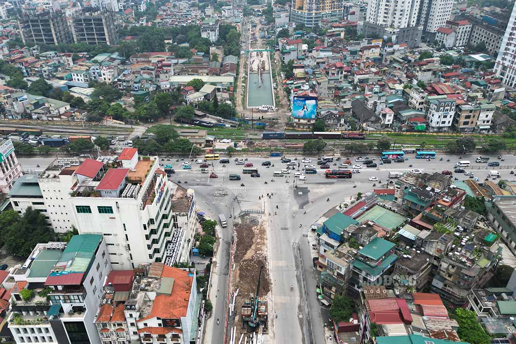 Ngày 10.2022, UBND TP Hà Nội đã tiến hành khởi công hầm chui qua nút giao Kim Đồng - Giải Phóng, với quy mô 4 làn xe, chiều dài 460 mét, tổng mức đầu tư 778 tỉ đồng. Điểm đầu của hầm chui kết nối với dự án đường Vành đai 2,5 đoạn Đầm Hồng – QL 1A. Điểm cuối kết nối với đường Kim Đồng.