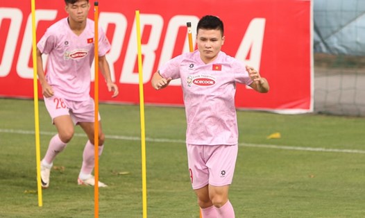 Tiền vệ Quang Hải muốn có chiến thắng cùng tuyển Việt Nam trước Philippines để dành tặng người hâm mộ. Ảnh: VFF
