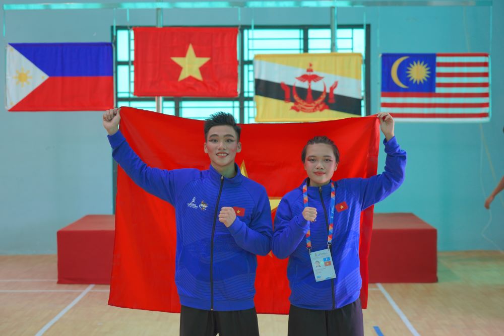 Các vận động viên Việt Nam giành được huy chương vàng môn . Ảnh: BTC