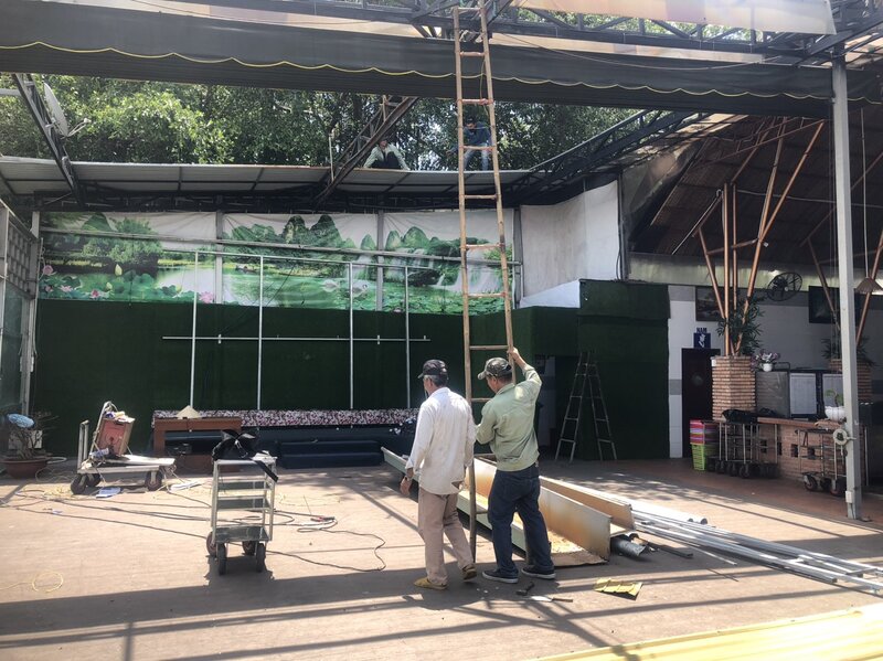 Nhà hàng Dìn Ký Phú Long đang bị cưỡng chế, tháo dỡ. Ảnh: Huân Cao