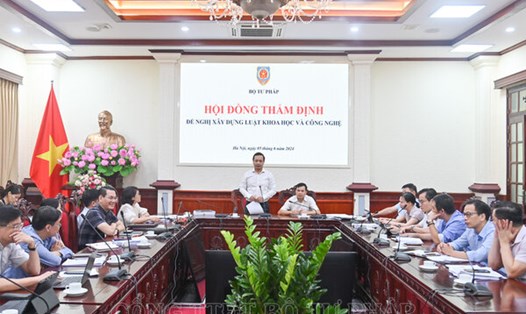 Phiên họp thẩm định đề nghị xây dựng Luật Khoa học và Công nghệ (sửa đổi). Ảnh: Bộ Tư pháp