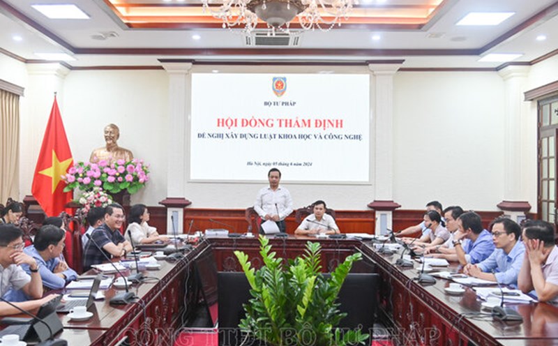 Phiên họp thẩm định đề nghị xây dựng Luật Khoa học và Công nghệ (sửa đổi). Ảnh: Bộ Tư pháp