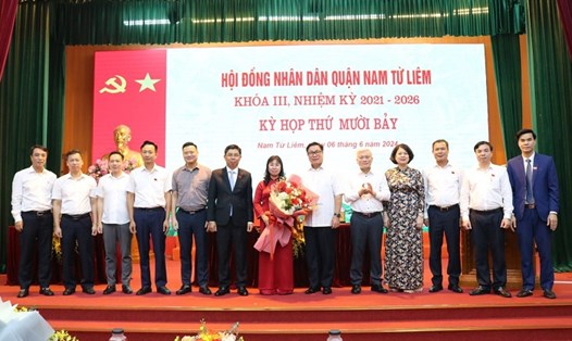 Bà Đỗ Thị Thúy Hà được bầu chức danh Phó Chủ tịch UBND quận Nam Từ Liêm, Hà Nội. Ảnh: Hanoi.gov