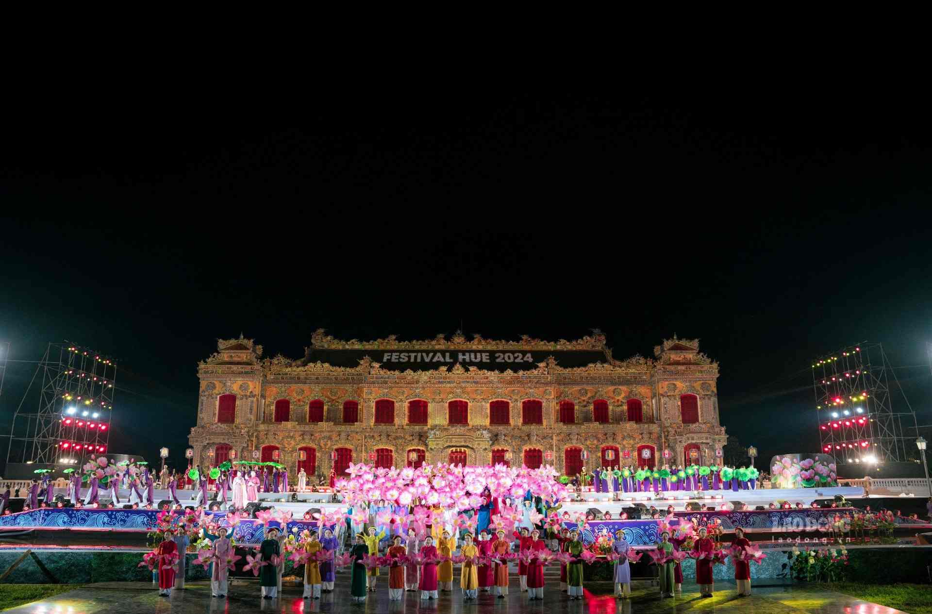 Ngày 7.6, Ban tổ chức Festival Huế 2024 cho biết, đơn vị đã tổng duyệt chương trình khai mạc Tuần lễ Festival Nghệ thuật Quốc tế Huế 2024 tại phía trước điện Kiến Trung (Đại nội Huế). 