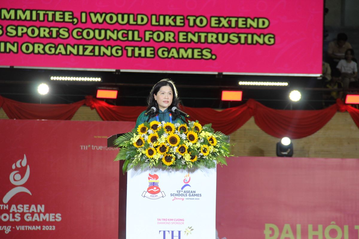 Thứ trưởng Bộ Giáo dục và Đào tạo Nguyễn Thị Kim Chi phát biểu tại Lễ bế mạc. Ảnh: Văn Trực