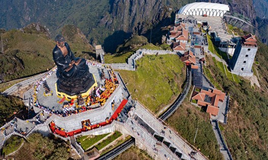 Đỉnh Fansipan cao 3.143m. Ảnh: UBND tỉnh Lào Cai