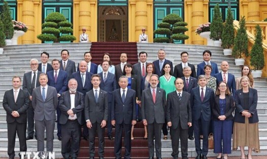  Chủ tịch nước Tô Lâm tiếp Đại sứ Liên minh Châu Âu (EU) và các Đại sứ, Đại biện các nước thành viên tại Hà Nội. Ảnh: Nhan Sáng/TTXVN