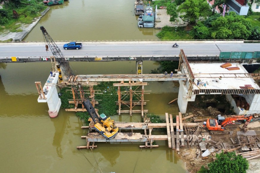 Xây dựng cầu Đa Phúc mới thuộc dự án nghìn tỉ cải tạo cầu yếu trên các tuyến quốc lộ.