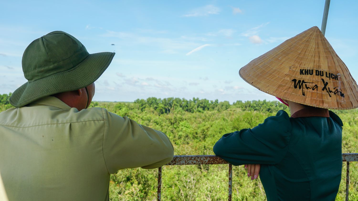 Ông Nguyễn Văn Hiền - Giám đốc Công ty Cổ phần Nông nghiệp Mùa Xuân - cho biết việc phát triển du lịch dựa trên nền tảng tự nhiên có sẵn, không làm ảnh hưởng hay tác động đến hiện trạng. Ngoài ra công tác phòng cháy chữa cháy cũng được đơn vị quan tâm. Từ đó đàn chim, thủy sản nước ngọt ở đây sinh sống rất ổn định, mỗi năm đều tăng đàn.