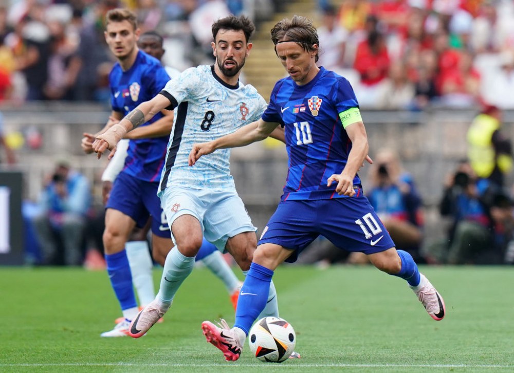 Luka Modric khẳng định vai trò đầu tàu trong màu áo đội tuyển Croatia. Ảnh: UEFA