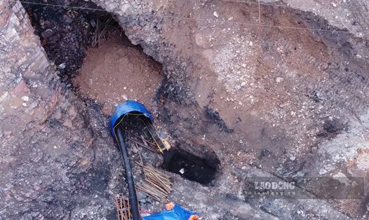 Mở đường hầm tìm kiếm công nhân nghi rơi xuống hố sụt lún tại Quảng Ninh. Ảnh: Đoàn Hưng