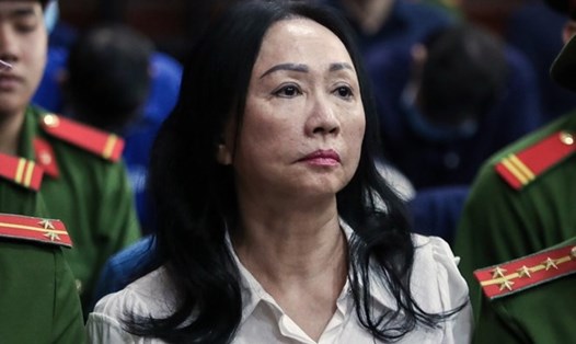 Bà chủ Tập đoàn Vạn Thịnh Phát - Trương Mỹ Lan tại phiên tòa sơ thẩm (giai đoạn 1 vụ án). Ảnh: Anh Tú