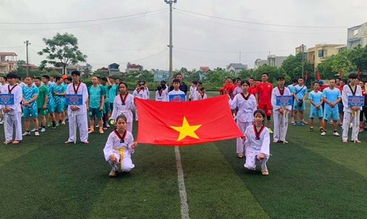 Các đội bóng tham gia giải bóng đá nam công chức, viên chức, lao động huyện Thái Thụy (tỉnh Thái Bình). Ảnh: Bá Mạnh