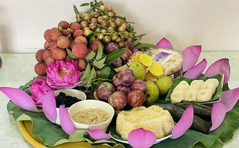 Mâm cỗ Tết Đoan Ngọ. Ảnh: Hải Anh