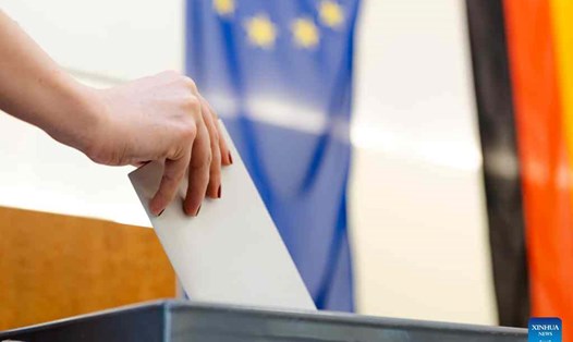Bỏ phiếu trong cuộc bầu cử Nghị viện EU ở Berlin, Đức, ngày 9.6.2024. Ảnh: Xinhua