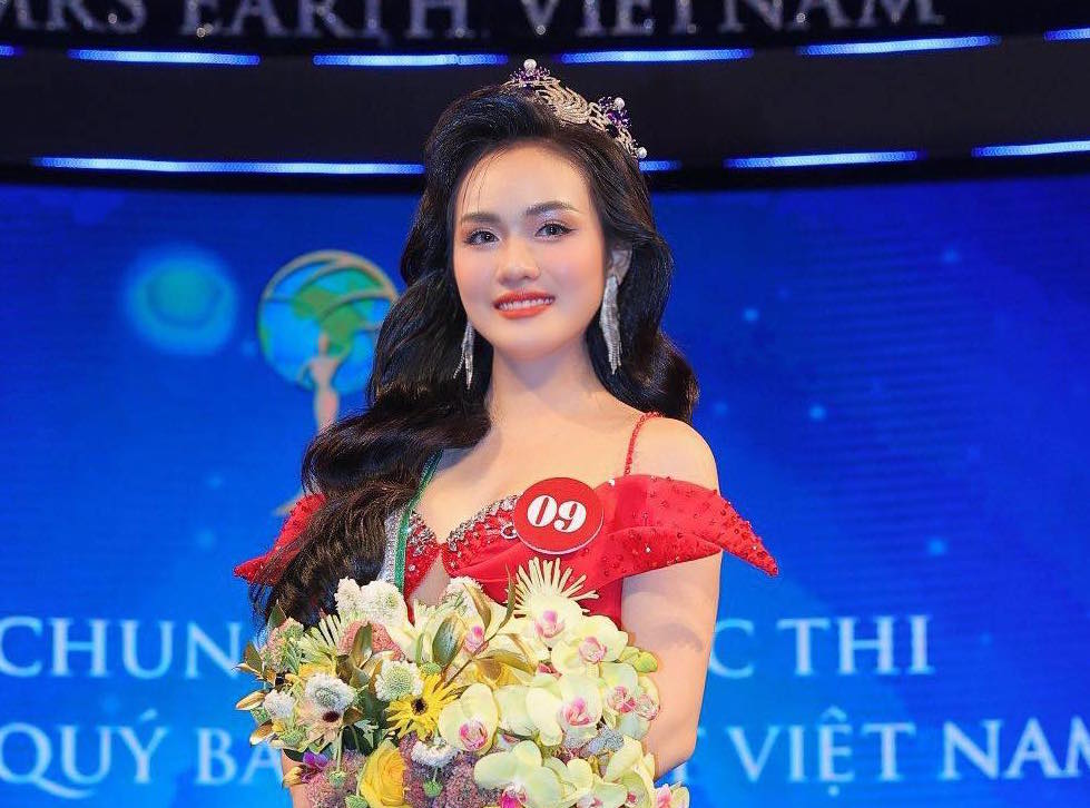 Hoa hậu Vũ Thị Hoa chính thức đăng quang "Mrs Earth Vietnam 2024". Ảnh: BTC