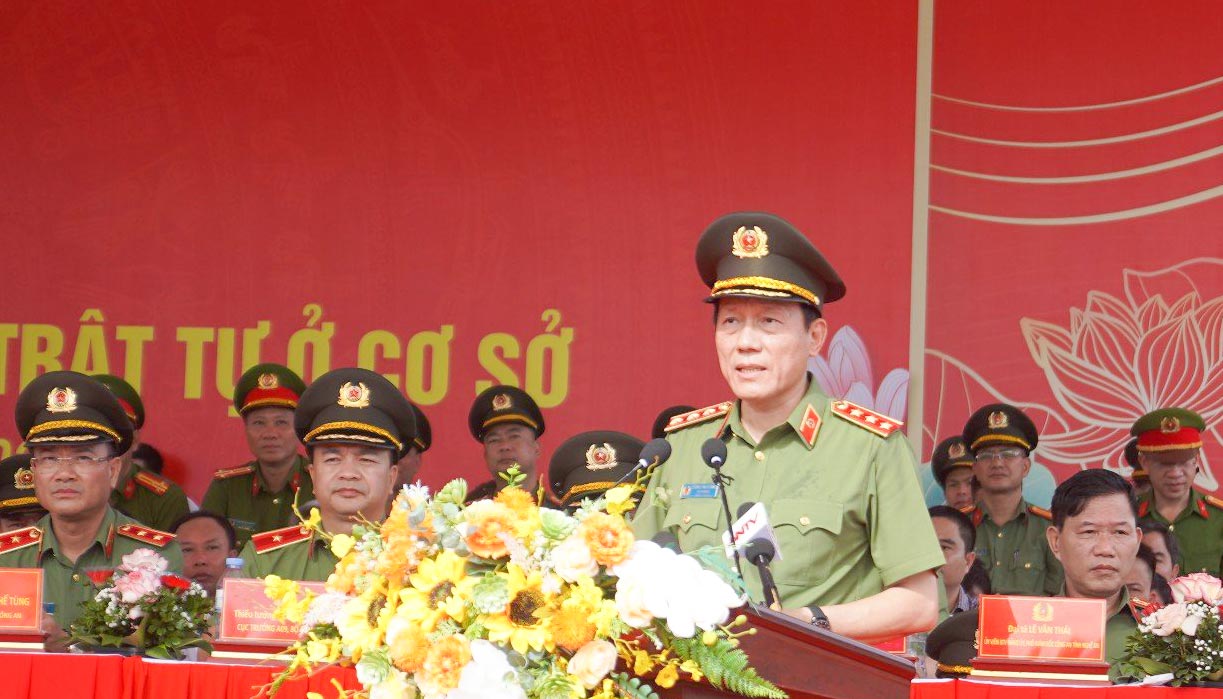Thượng tướng Lương Tam Quang - Bộ trưởng Bộ Công an phát biểu tại lễ ra mắt lực lượng tham gia bảo vệ an ninh trật tự ở cơ sở. Ảnh: Quang Đại. 
