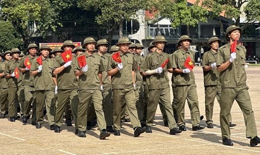 Tỉnh Đắk Lắk chính thức ra mắt lực lượng tham gia bảo vệ an ninh, trật tự cơ sở từ ngày 1.7.2024. Ảnh: Bảo Trung
