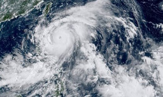 Hình ảnh vệ tinh bão Doksuri ngày 25.7.2023. Ảnh: RAMMB/CIRA