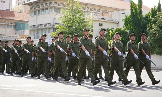 Lực lượng an ninh, trật tự ở cơ sở diễu hành tại TPHCM. Ảnh: Minh Quân
