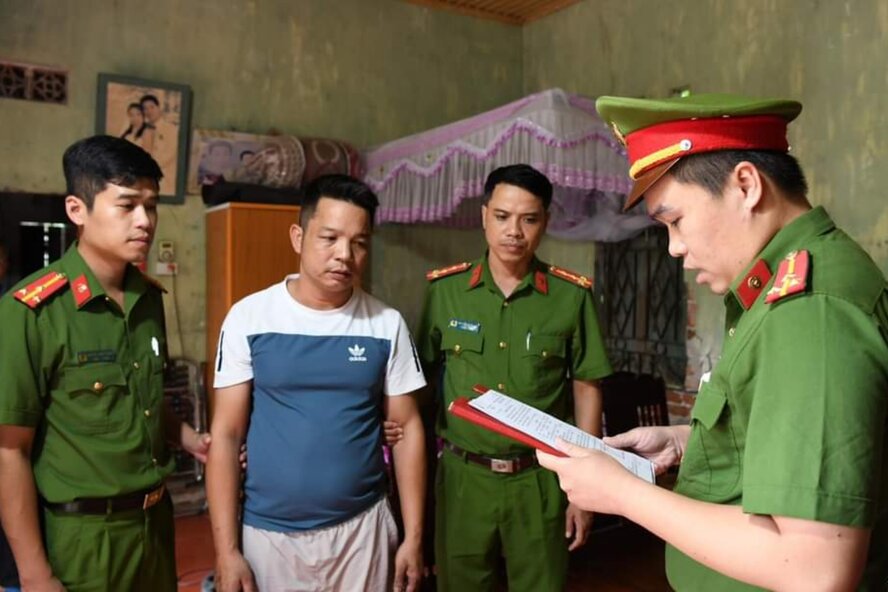 Đối tượng là người tình của mẹ bé 11 tuổi nghi bị bạo hành ở thành phố Việt Trì đã bị khởi tố, bắt tạm giam. Ảnh: Công an tỉnh Phú Thọ.