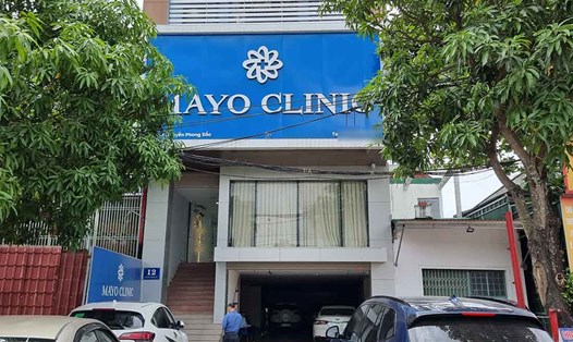 Viện thẩm mỹ Mayo Clinic Nghệ An (12 Nguyễn Phong Sắc, TP Vinh), nơi xảy ra sự việc khách hàng làm đẹp hết hơn 500 triệu đồng. Ảnh: Quang Đại