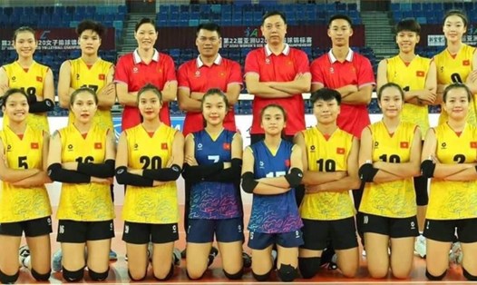 Tuyển bóng chuyền nữ U20 Việt Nam gặp U20 Iran tại giải châu Á. Ảnh: VFV