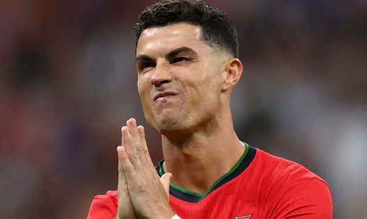 Ronaldo đang phải chịu áp lực lớn khi là đầu tàu dẫn dắt hàng công tuyển Bồ Đào Nha tại EURO 2024. Ảnh: Goal