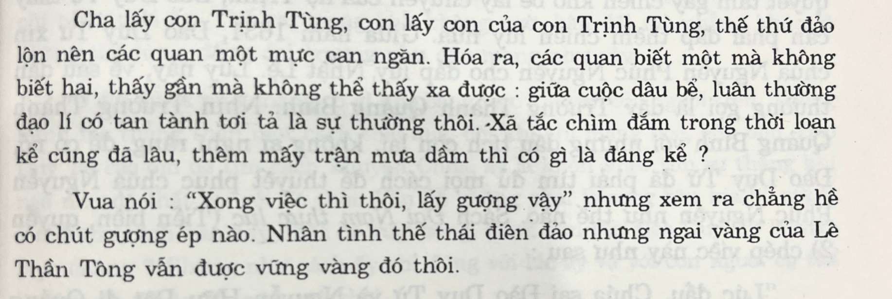 Nhà sử học, GS. Nguyễn Khắc Thuần bàn về chuyện vua Lê Thần Tông lập hậu. Ảnh: Chụp từ sách 