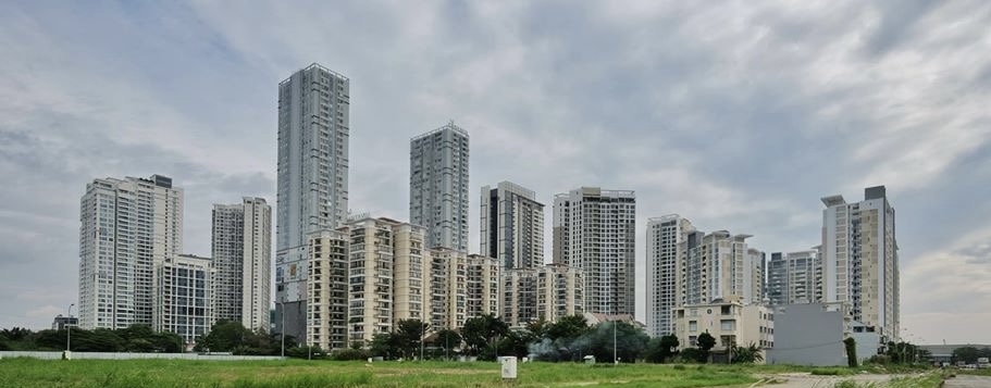 Không dễ có lời giải cho bài toán giảm giá nhà hiện nay. Ảnh: Bảo Chương