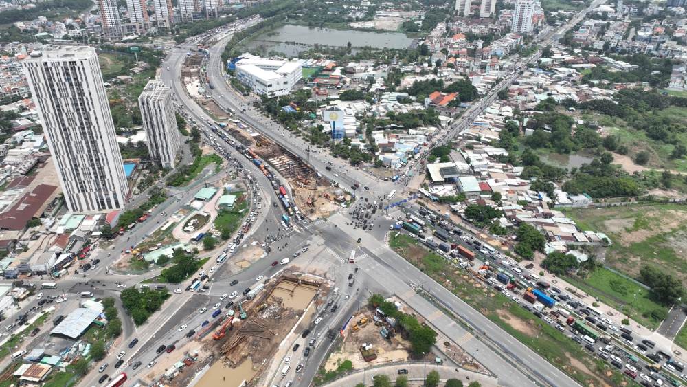 Dự án nút giao An Phú (TP Thủ Đức, TPHCM) triển khai ì ạch nên bị đề xuất cắt vốn.  Ảnh: Anh Tú