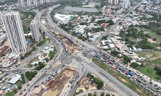 Dự án nút giao An Phú (TP Thủ Đức, TPHCM) triển khai ì ạch nên bị đề xuất cắt vốn.  Ảnh: Anh Tú