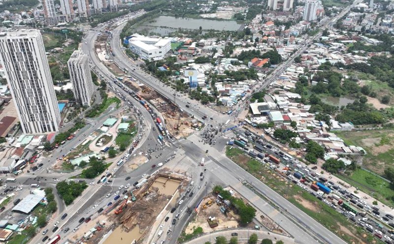 Dự án nút giao An Phú (TP Thủ Đức, TPHCM) triển khai ì ạch nên bị đề xuất cắt vốn.  Ảnh: Anh Tú