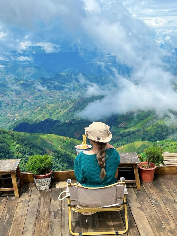 Rolling mountains are the typical scenery of Ta Xua. Photo: Ta Thi Thuy