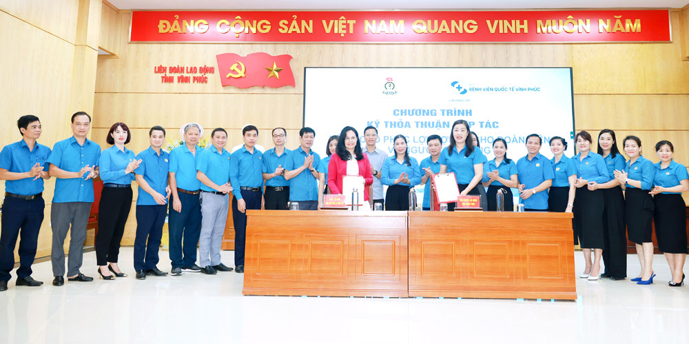 LĐLĐ tỉnh Vĩnh Phúc và Công ty Cổ phần Bệnh viện Quốc tế Vĩnh Phúc ký kết thỏa thuận hợp tác nâng cao chất lượng phúc lợi cho đoàn viên, người lao động. Ảnh: Đơn vị cung cấp