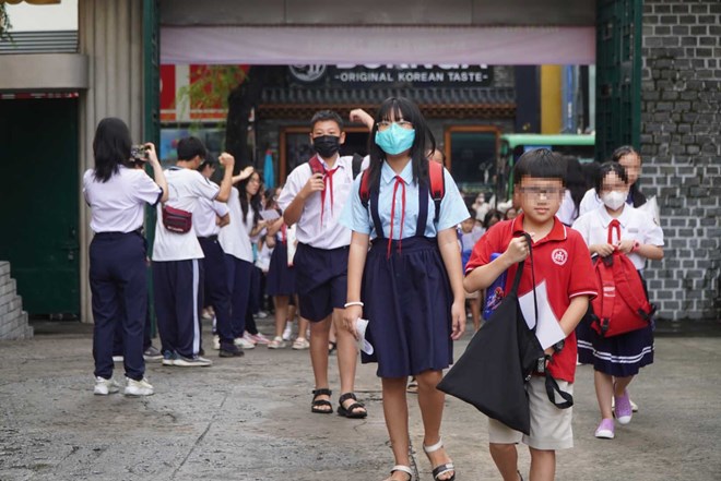 Học sinh dự thi khảo sát đánh giá năng lực vào lớp 6 Trường THCS-THPT Trần Đại Nghĩa sáng 4.7. Ảnh: Chân Phúc