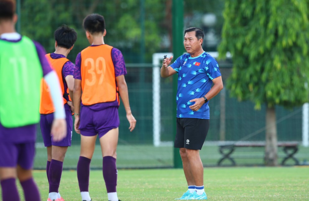 Huấn luyện viên Hứa Hiền Vinh rút gọn danh sách đội tuyển U19 Việt Nam xuống còn 26 cầu thủ. Ảnh: VFF

