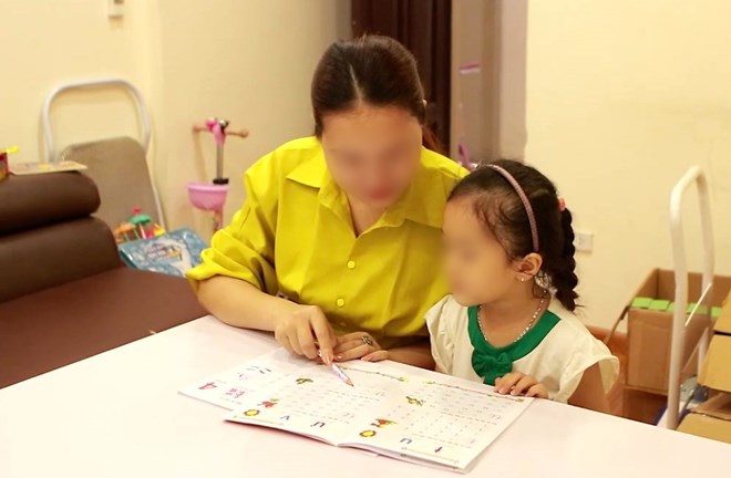 Các cặp vợ chồng trẻ có xu hướng sinh con muộn hoặc chỉ dừng ở 1 con. Ảnh minh họa: Minh Hà